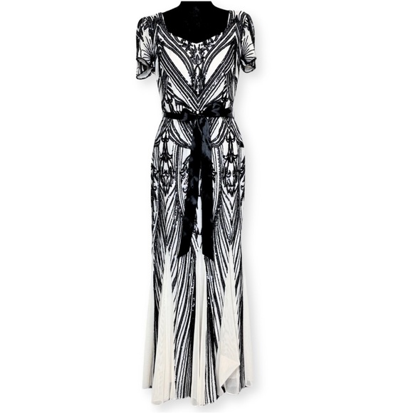 R & M Richards Dresses & Skirts - R&M Richards Beige Formal Black Sequined Evening Dress Size 12